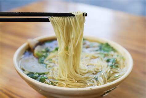  Lamian, Een Klassiek Chinese Noodle Wonder Met Oogverblindende Texturen en Gebruiksvriendelijke Verscheidenheid!