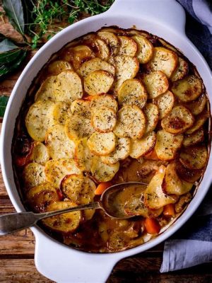  Lancashire Hotpot: Een Romige Romp van Smaak en Textuur met Gegratineerde Delictes!