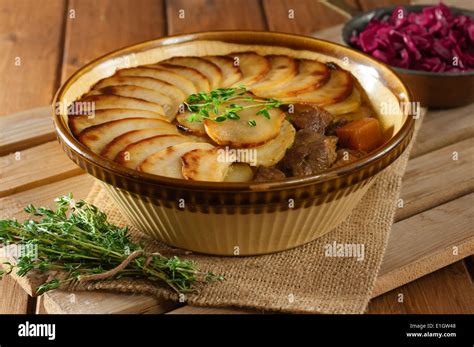  Lancashire Hotpot: Een romige ovenschotel met mals lam en aardappelpuree!