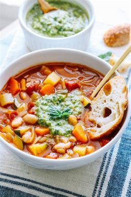  Soupe au Pistou! Een hartige maaltijdsoep met basilicum en groenten die je smaakpapillen zullen verwennen.